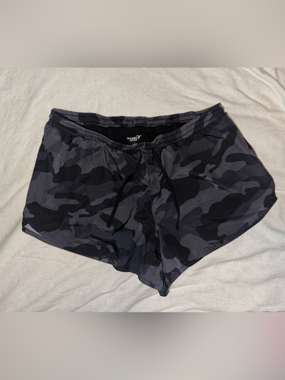 Old Navy Women’s Camo Athletic Shorts Black & Gray Size Large